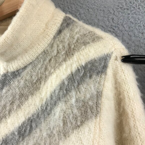 Vintage Hilda Ltd Full Zip Icelandic Ivory Wool Geometric Sweater Women’s M - Picture 6 of 15